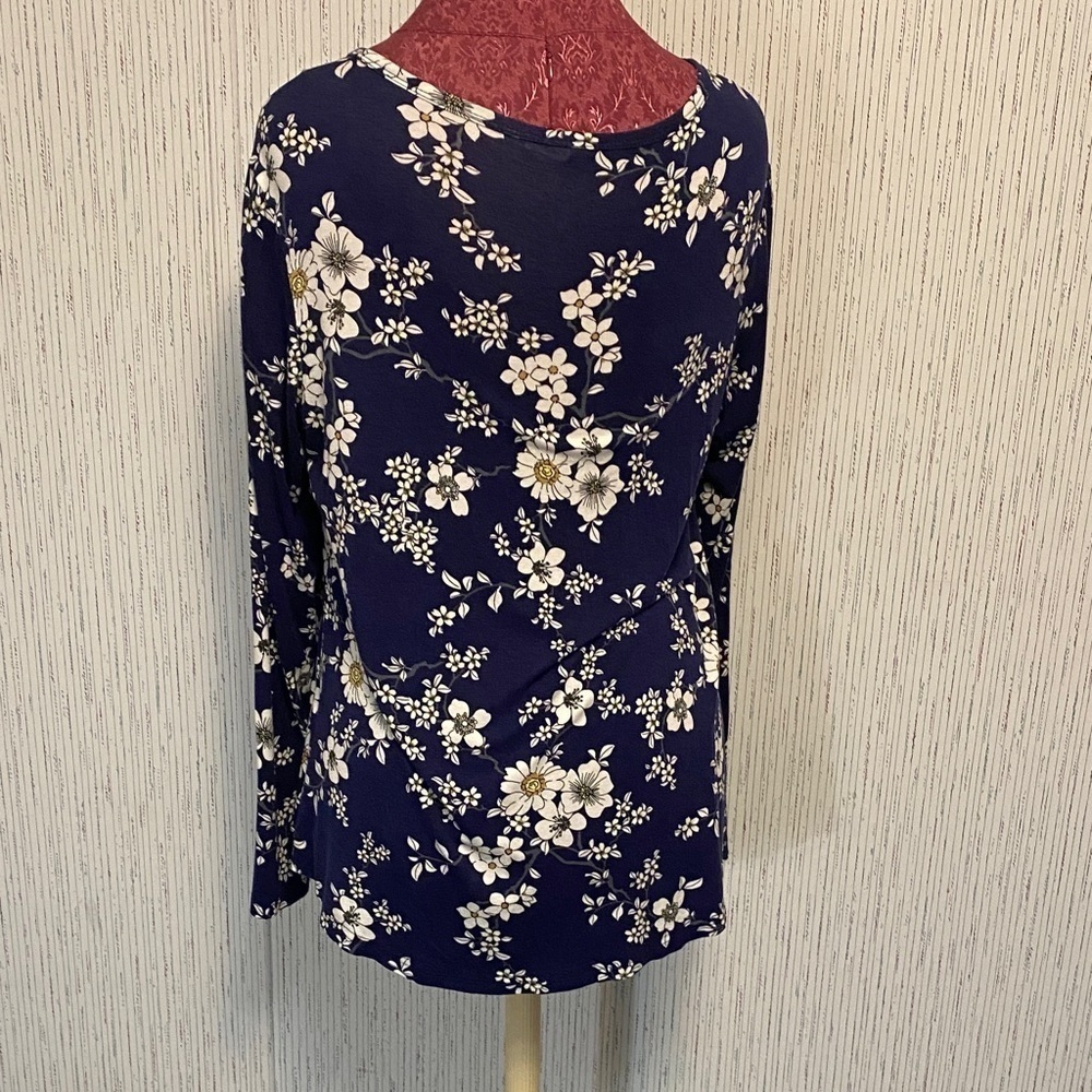 Cathy Women Blouse Size Large Floral Navy Long Sleeves - Picture 4 of 8